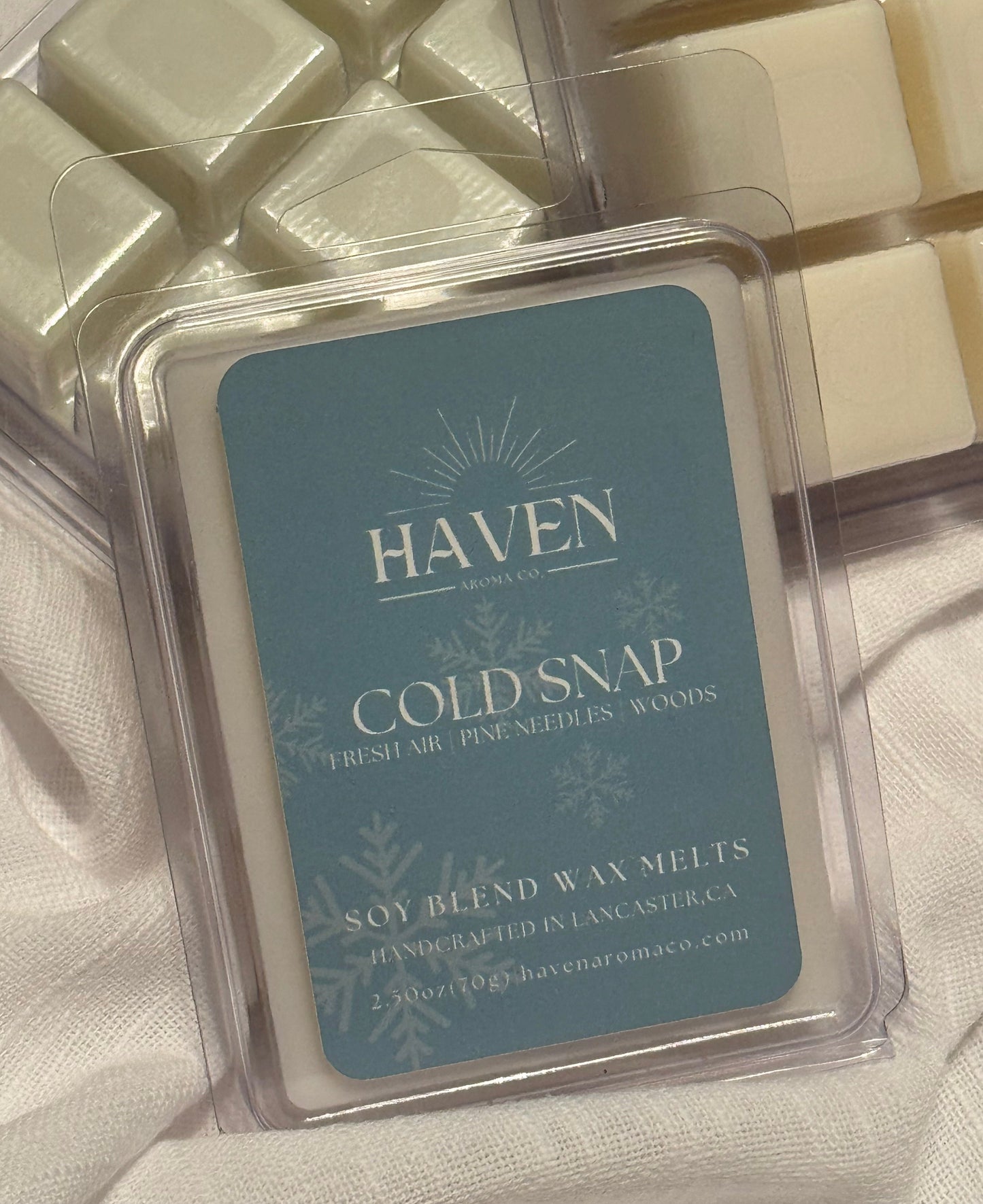 Picture of Peppermint Kiss wax melts.