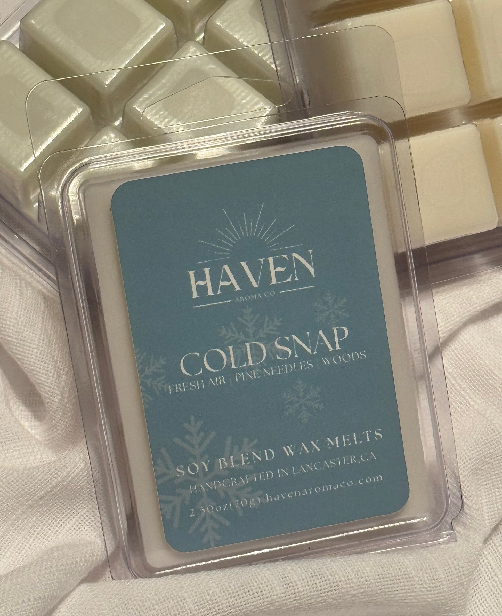 Picture of Peppermint Kiss wax melts.
